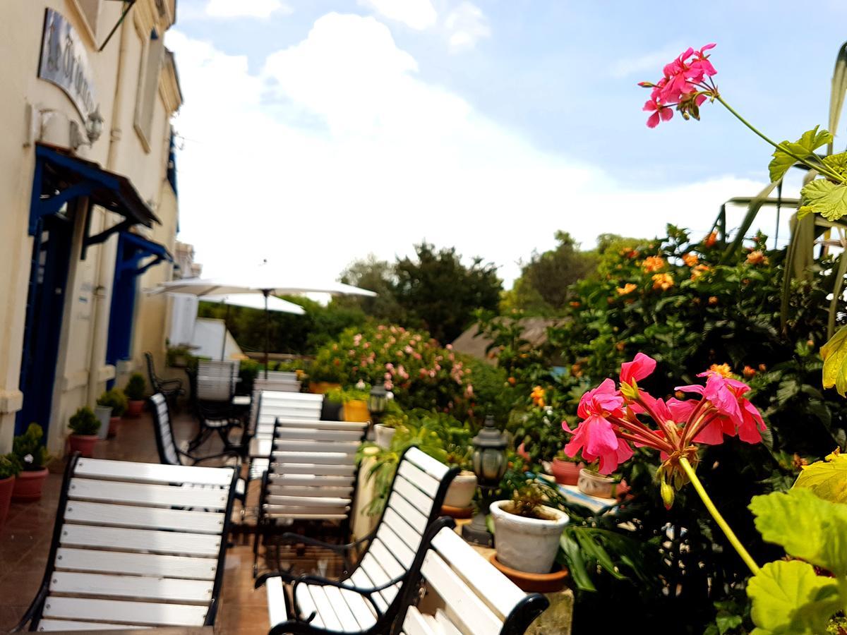 Hotel Le Trianon อันต์ซิราเบ ภายนอก รูปภาพ